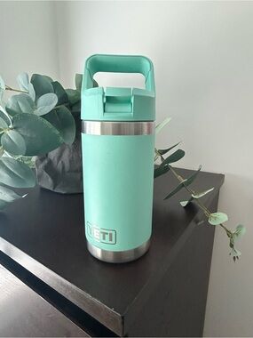 Yeti Mint Green Insulated Rambler Bottle with Handle